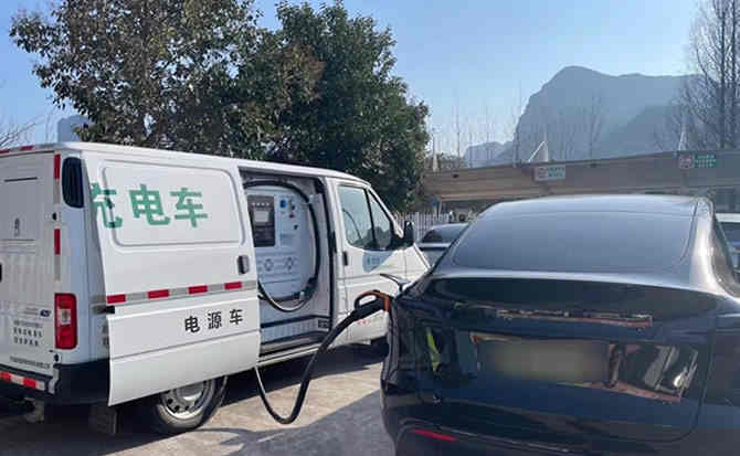 涧西区汽车搭电